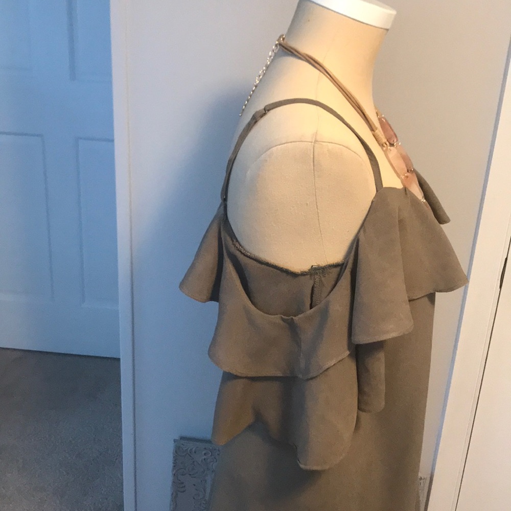 Olive linen blend dress. - Picture 3 of 5